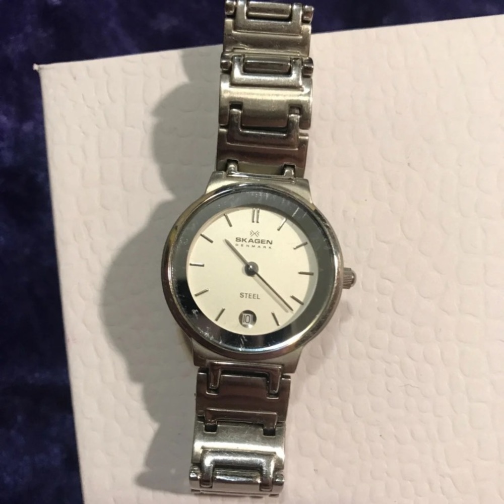 Watch - Picture 3 of 4